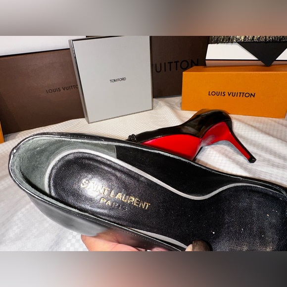 Yves Saint Laurent Black Heels 40.5 fit more like a 9.5 - Picture 3 of 13